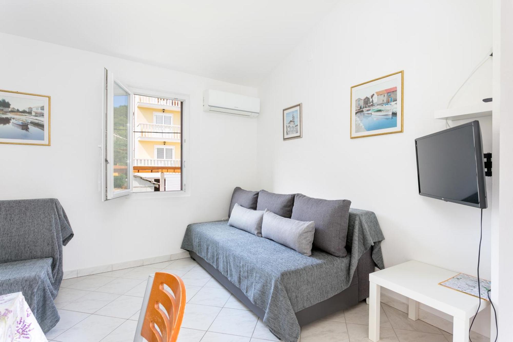 Apartments By The Sea Slatine, Ciovo - 6000 Habitación foto